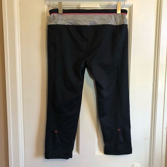 ✅ (free) Lukka Capri leggings - Picture 2 of 6